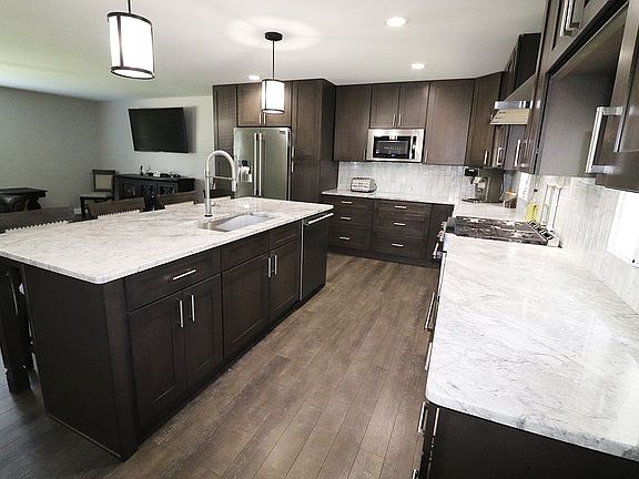 5th image of 4546 Crompton Dr