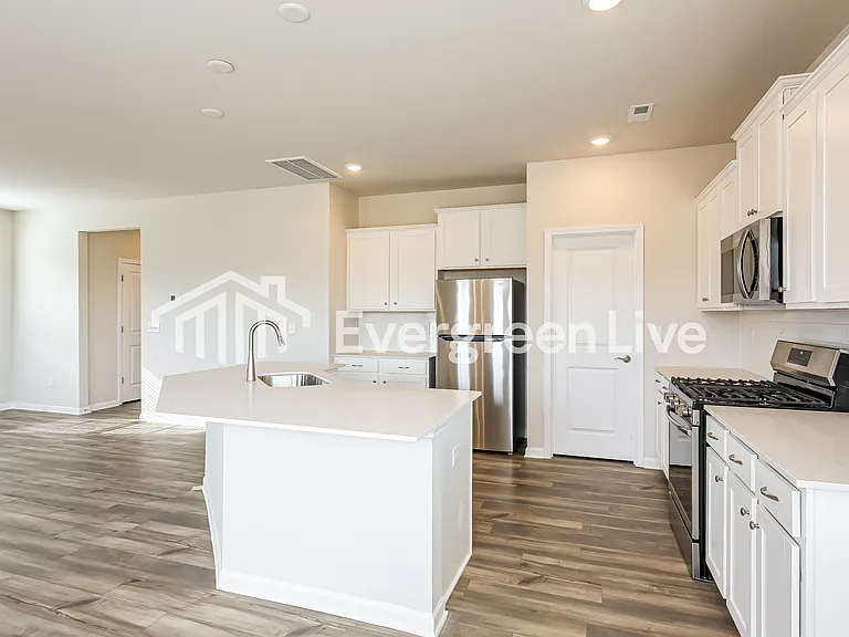 122 Farmwell Dr — Photo 7