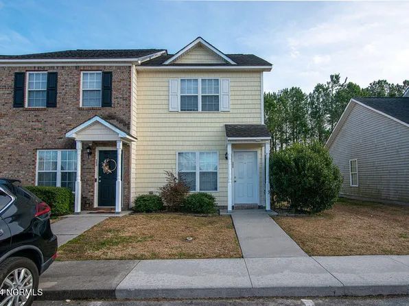 300 Streamwood Dr, Jacksonville, NC 28546