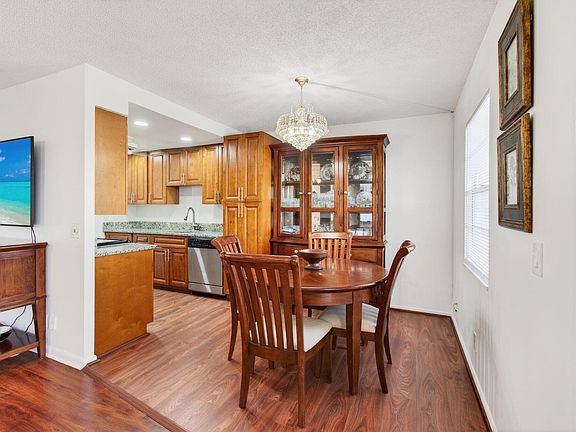 3rd image of 2035 Cornwall B
