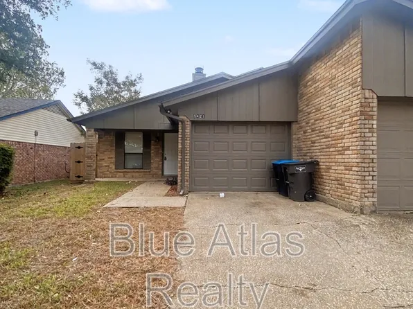 3421 Meadowmoor St, Fort Worth, TX 76133