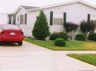 402 Hyacinth Ln, Matteson, IL 60443