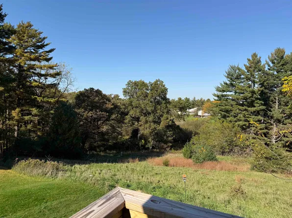 1045 Saddle Rdg, Portage, WI 53901