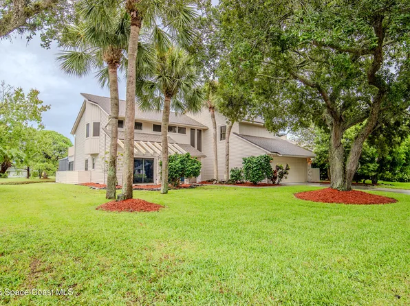 369 Crystal Lake Dr, Melbourne, FL 32940