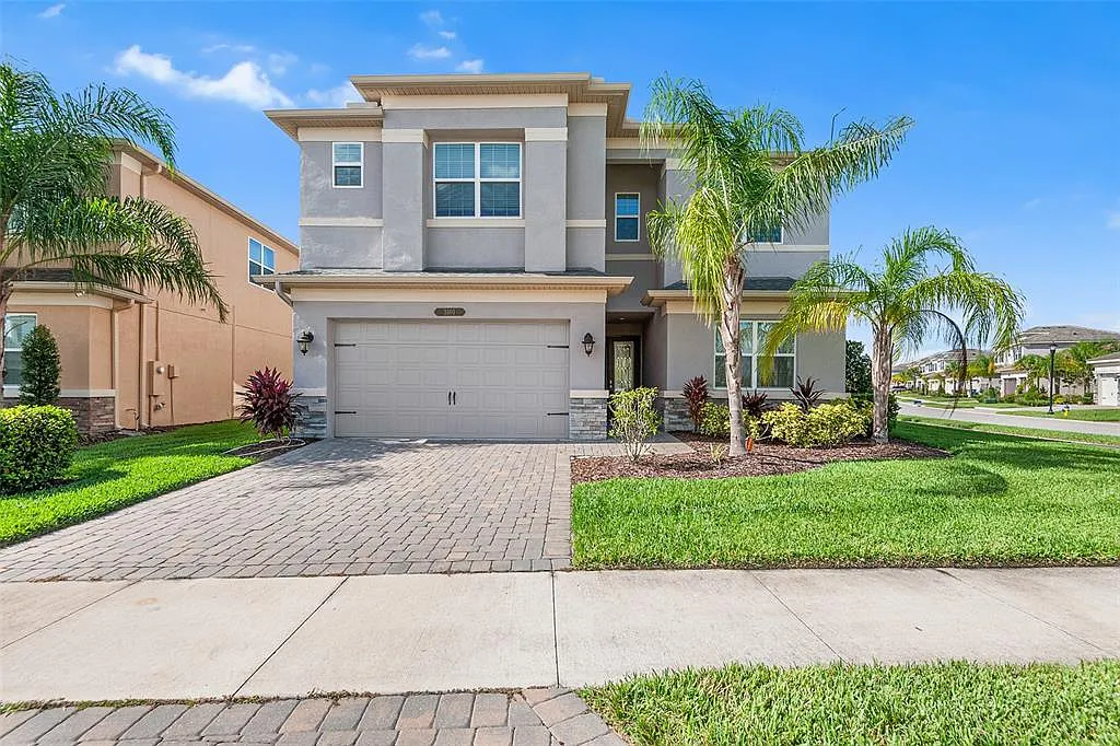 5 bed, 4.5 bath, 3251 sqft, $4,300 — Photo 1