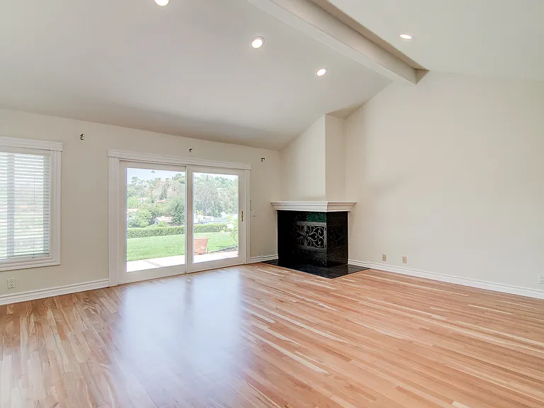 24261 Cascades Dr — Photo 19