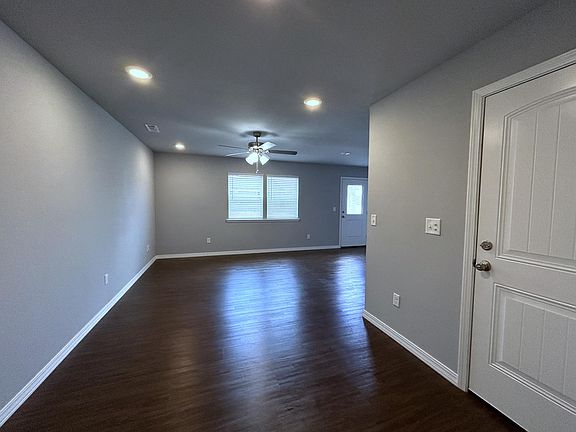 Living Room/Garage