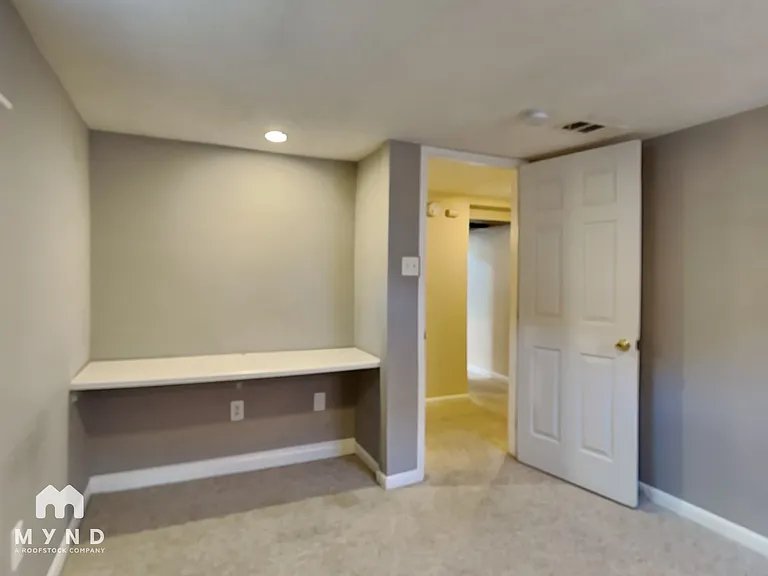 1076 S Monroe St — Photo 13