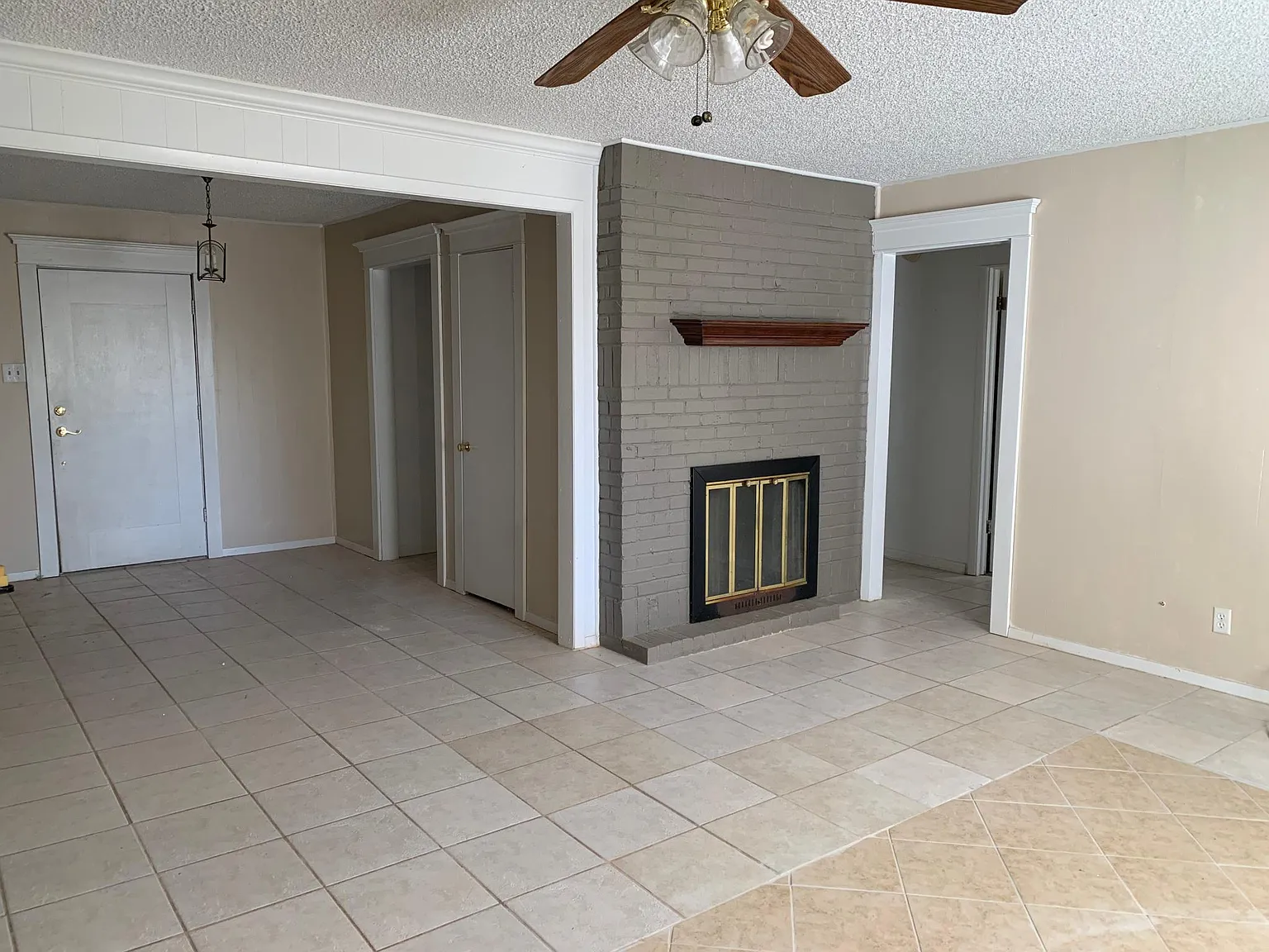 3 bed, 2076 sqft, $1,785 — Photo 4