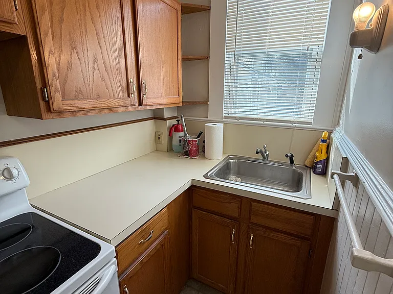 1306 East St — Photo 20
