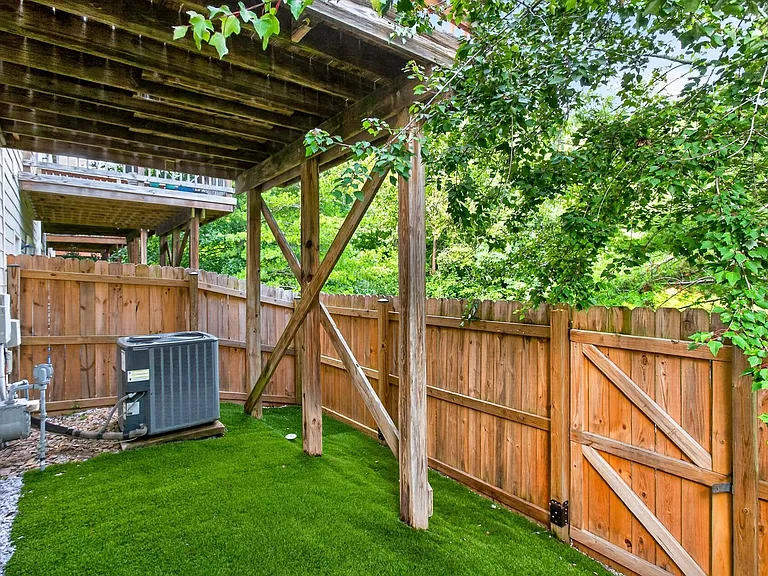 1100 Woodbury Falls Ct — Photo 24