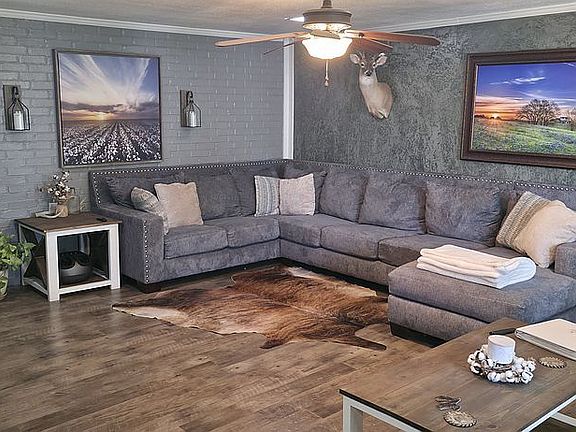 4th image of 5809 Shady Ln