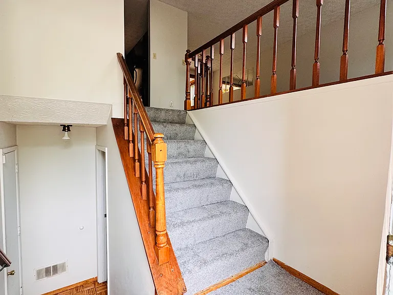 8709 Scarsdale Blvd — Photo 9