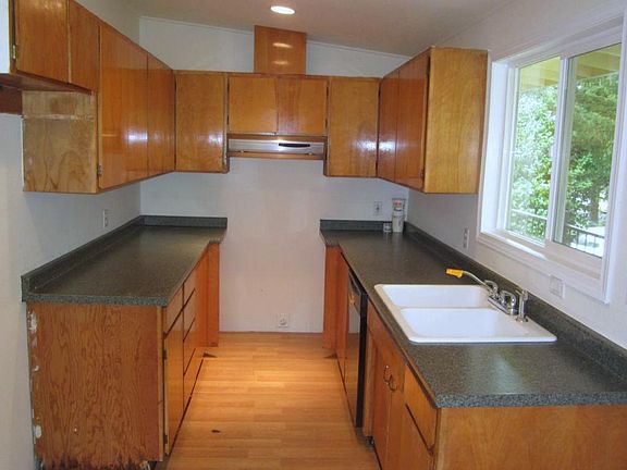 4th image of 16161 Cassie Pl NW