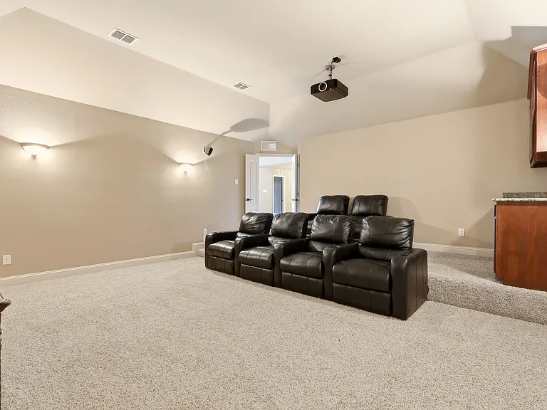 627 Seymour Dr — Photo 39
