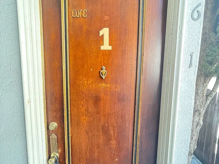 712 N Adams St — Photo 2