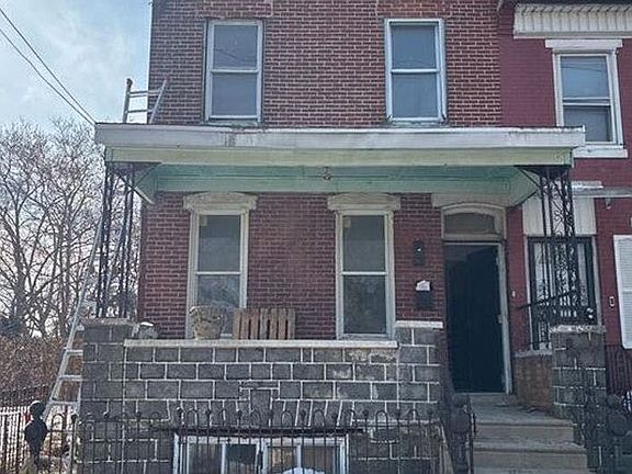 4th image of 5104 Master St