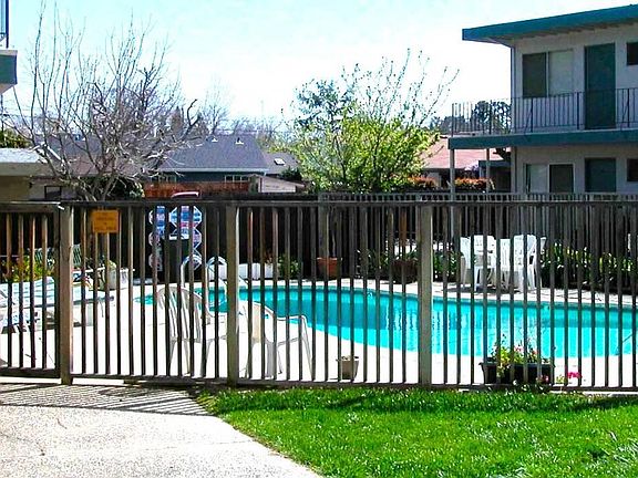 3rd image of 981 Bonita Ave APT 2