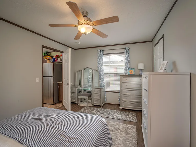 183 Flicker St — Photo 12