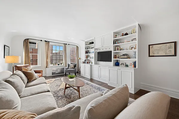 Sold by Compass | media 1