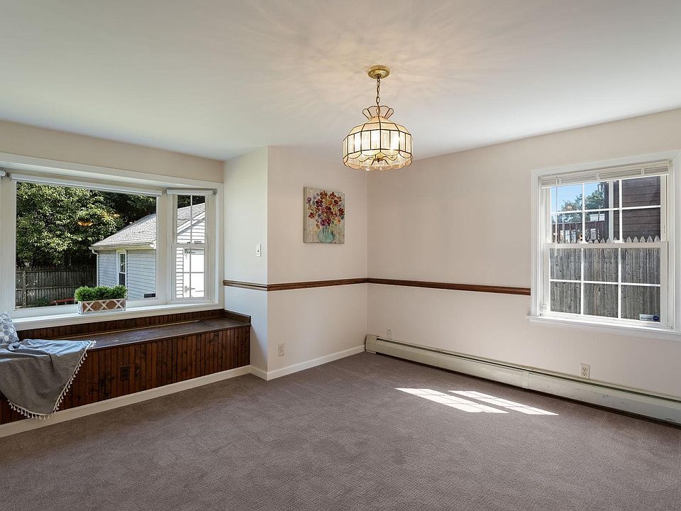 212 Linwood Ave — photo 4