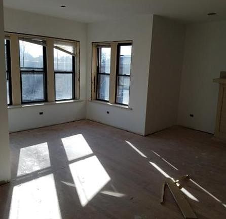 3rd image of 1906 W Summerdale Ave