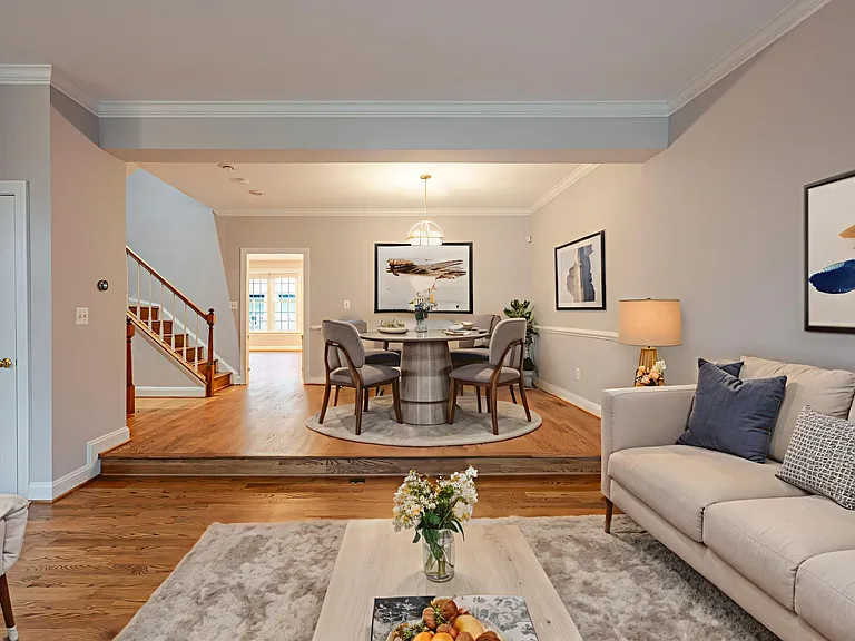 2714 Earls Ct — Photo 1