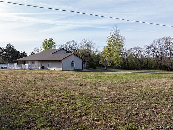 5th image of 294 Westwood Dr