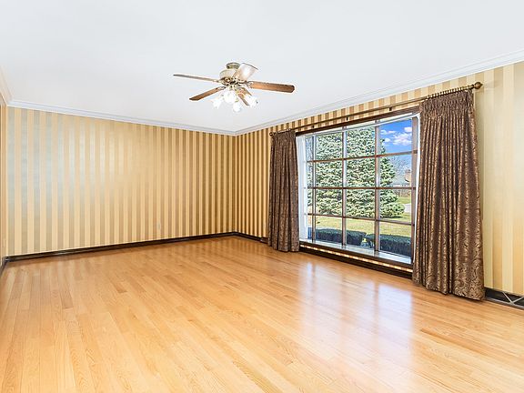 4th image of 25121 W Willow Dr