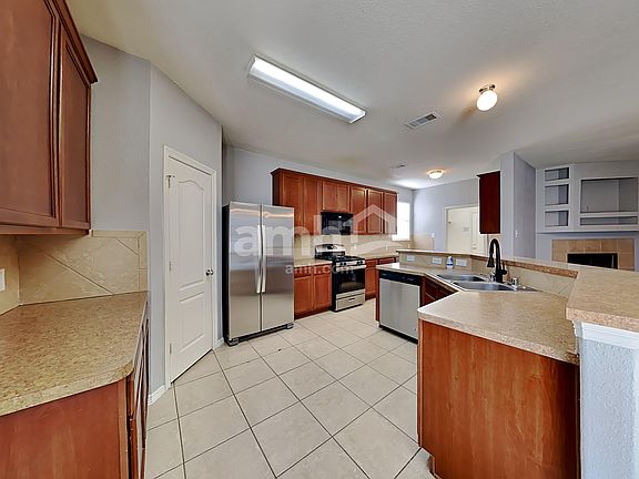 3rd image of 1011 High Lane Ct