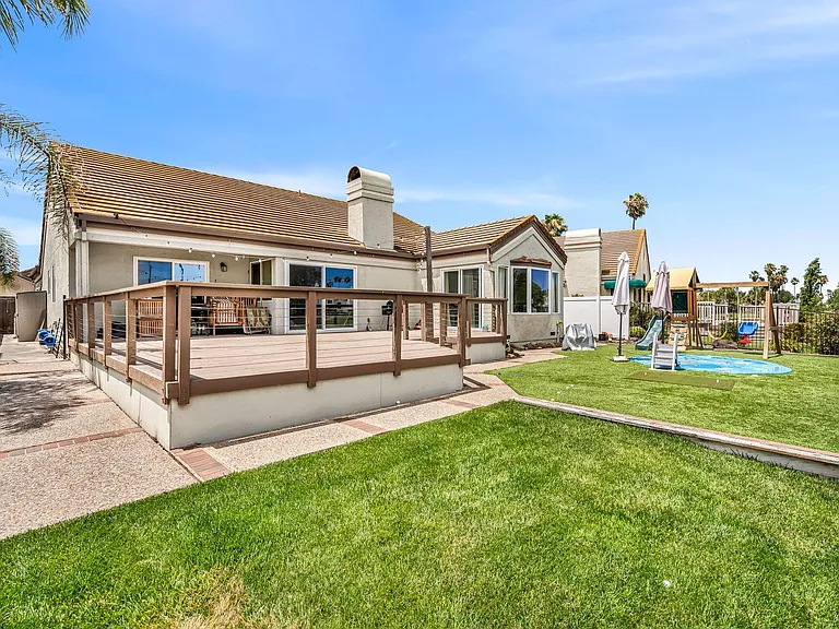 5331 Emerald Ct — Photo 35