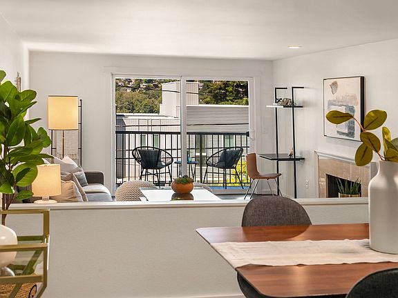 3rd image of 2253 Gilman Dr W APT 202