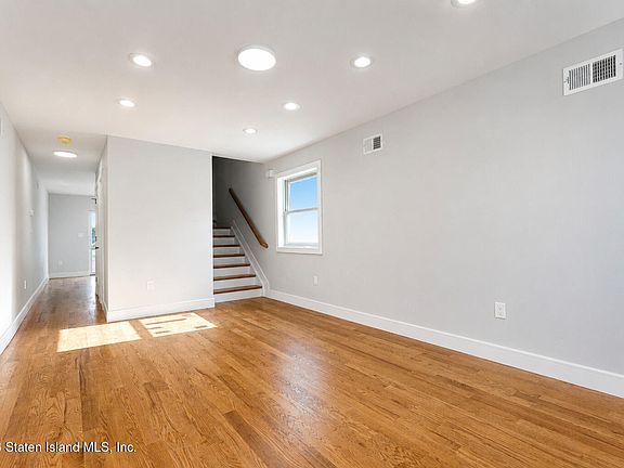 5th image of 210 Holden Blvd