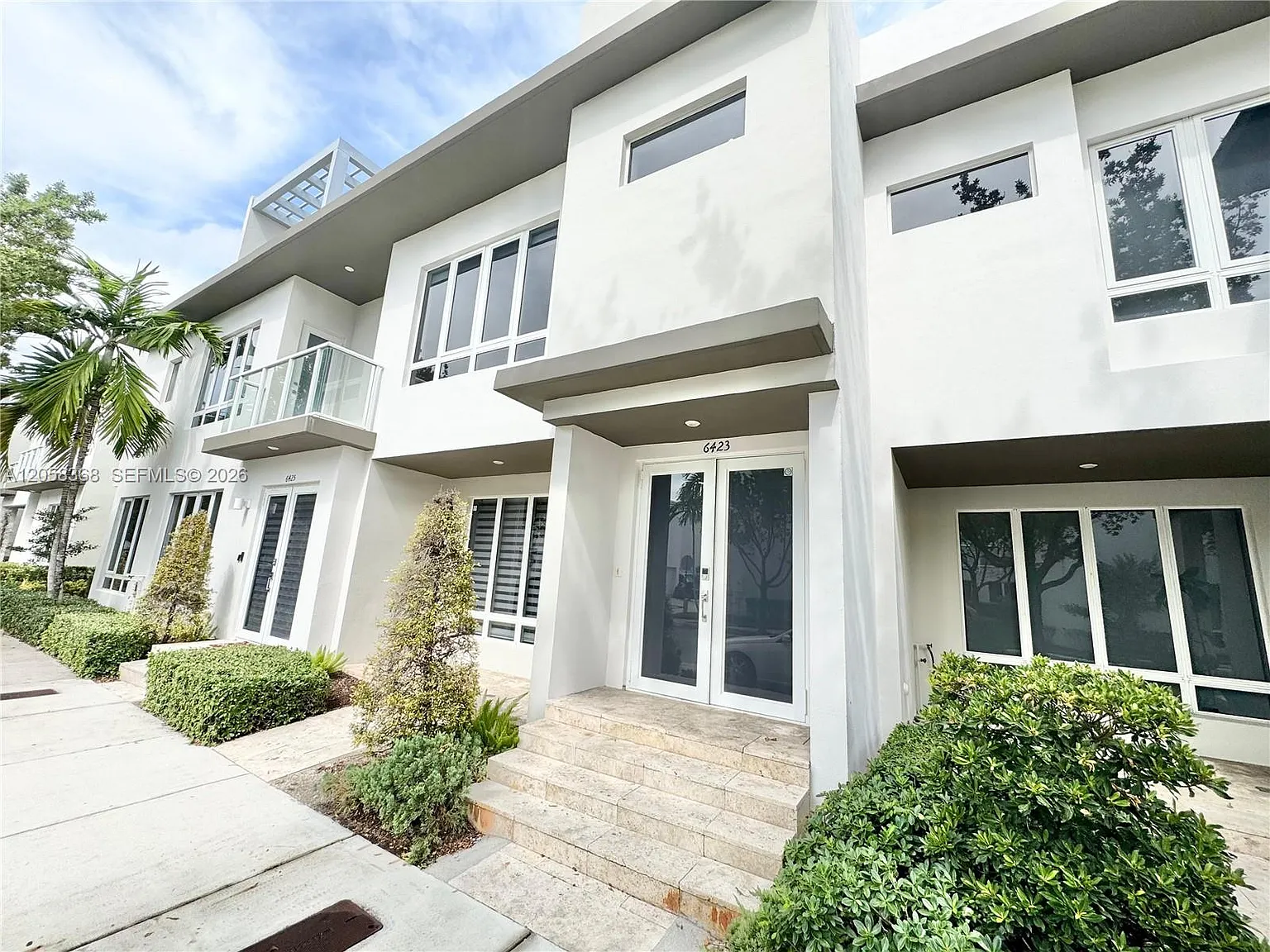 Landmark At Doral — Photo 2