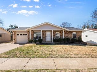 1418 Bradington Dr, Fenton, MO 63026