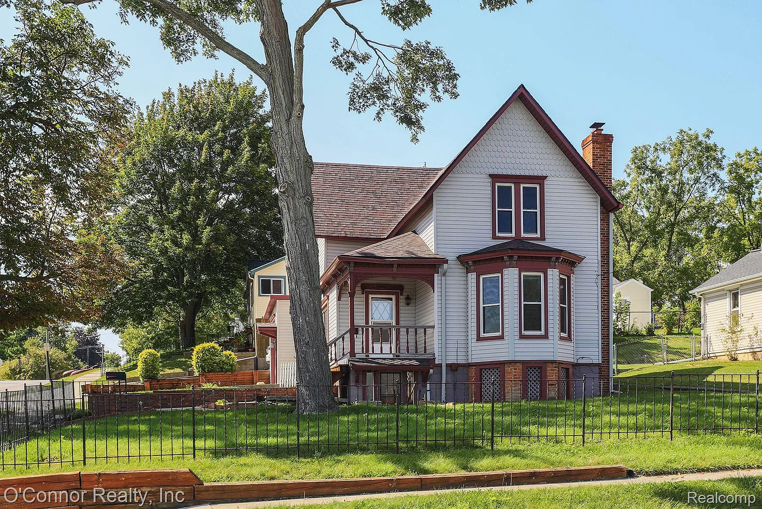202 Vine St photo 1