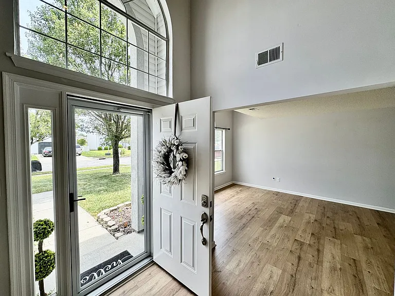 2424 Seven Kings Rd — Photo 5