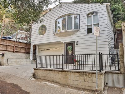 9846 Yoakum Dr, Beverly Hills, CA, 90210