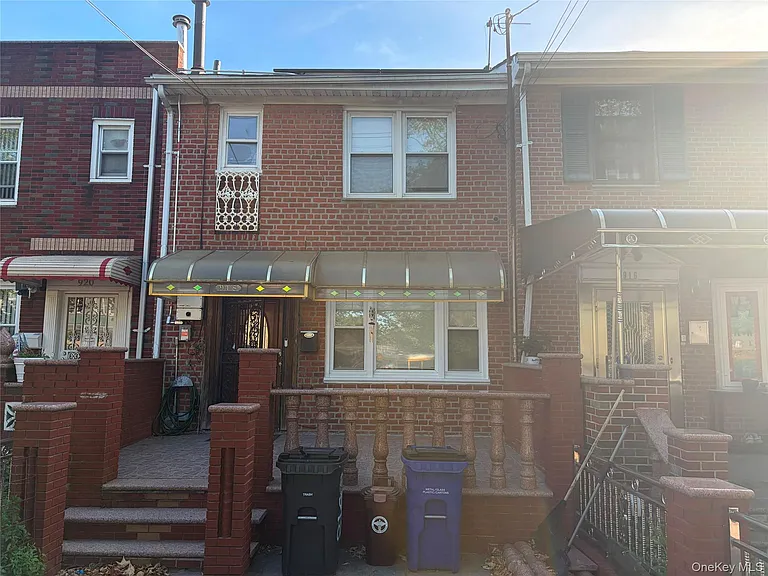 918 E 81st St — Photo 17