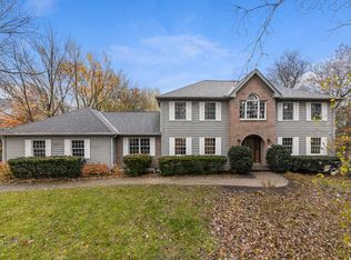 315 Dundee Rd, Barrington, IL 60010