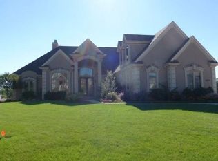 W209N5500 Goetz Ct, Menomonee Falls, WI 53051