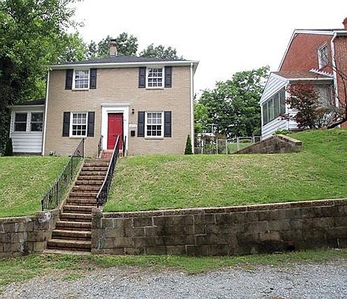 2nd image of 606 N 39th St