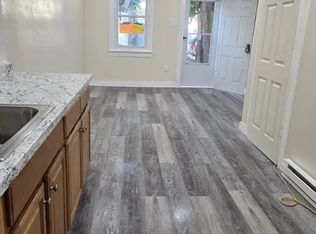 121 S West St, Shenandoah, PA 17976