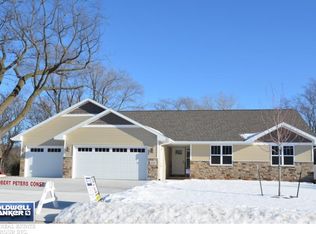 1015 Red Fox Dr, Green Bay, WI 54313