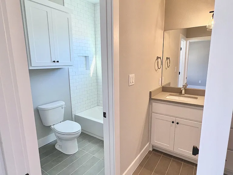216 E 20th St #216 — Photo 14