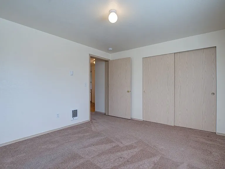 #294 FIELDSTONE APARTMENTS — Photo 18