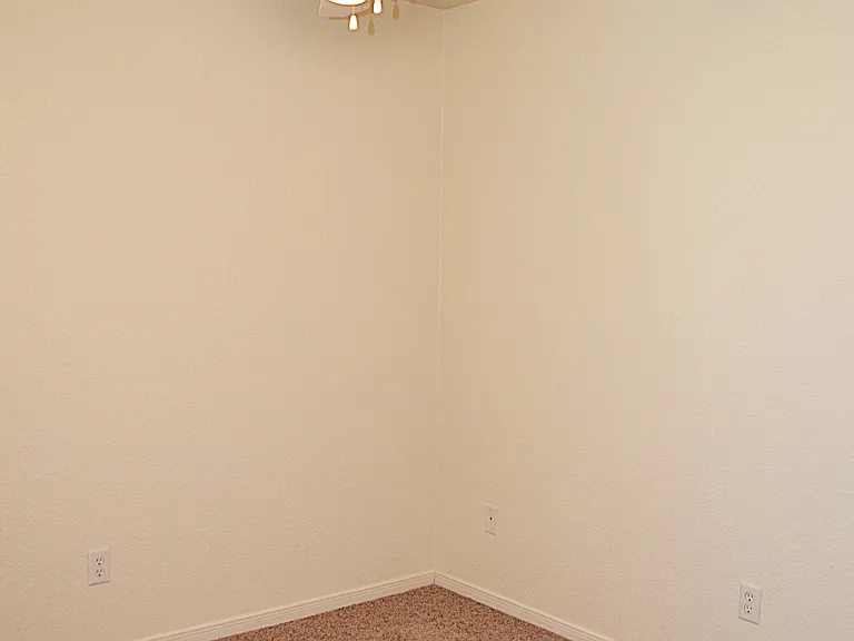 5802 Venetian Ct — Photo 34