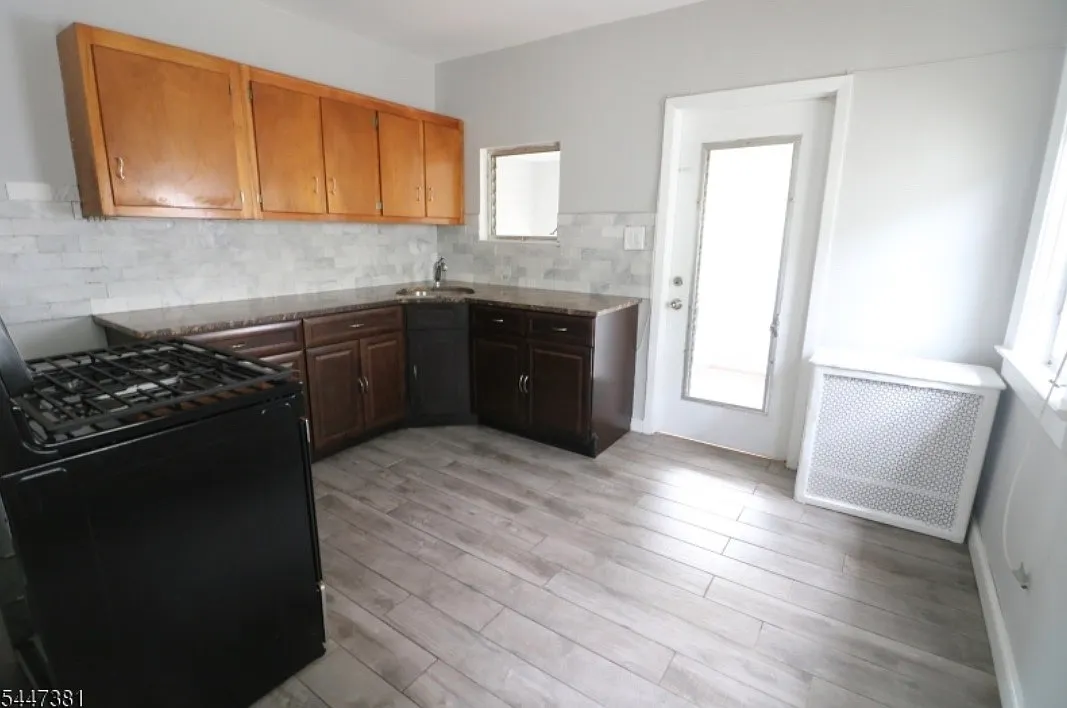 2 bed, $2,350 — Photo 4