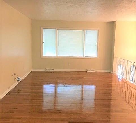 2nd image of 1691 Sherwood Blvd