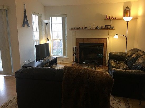 Livingroom & fireplace